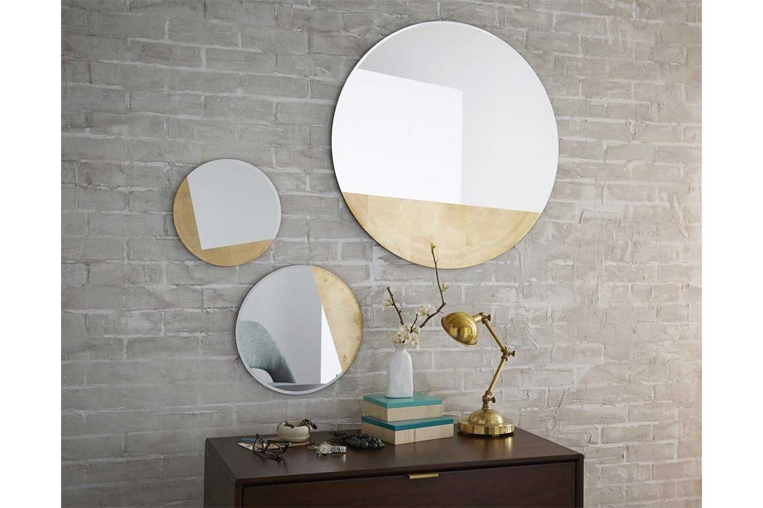 Мастер зеркал 3. Зеркало круглое. Круглое зеркало в интерьере. Круглые зеркала на стену. Три круглых зеркала в интерьере.